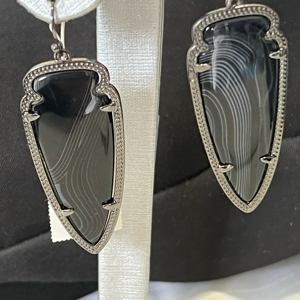 NWT RARE & Retired Kendra Scott Skylar Earrings Gunmetal & Black Banded Agate 😊
